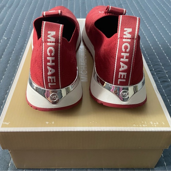 Michael Kors Bodie Slip On - Picture 2 of 6